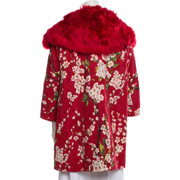 Dolce & Gabbana Red Jacquard Coat with Cherry Blossoms and Fur Collar - Picture 3 of 11
